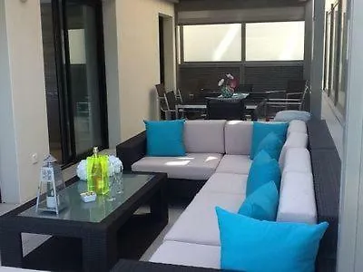 4 Etoiles Apartment *